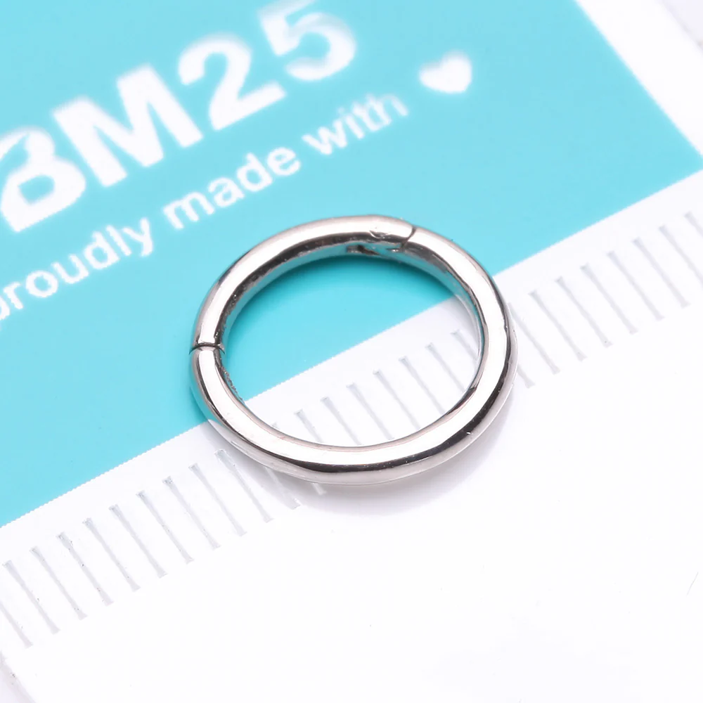 14 Karat White Gold Seamless Clicker Hoop Ring - Image 3